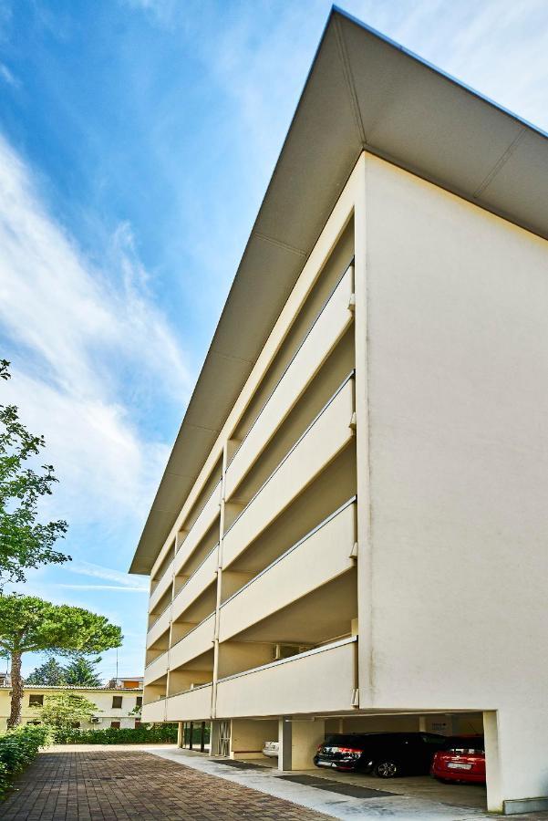 Residence Columbia Бибионе Экстерьер фото