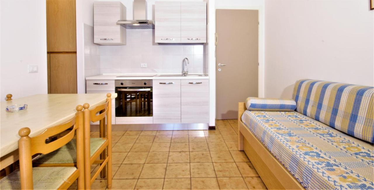 Residence Columbia Бибионе Экстерьер фото