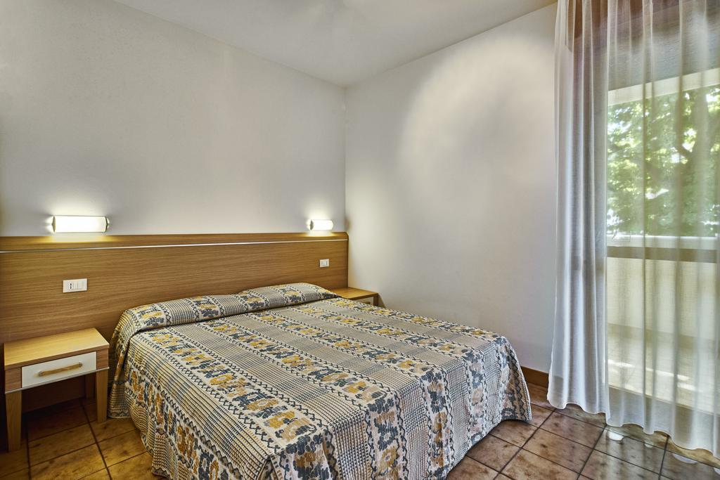 Residence Columbia Бибионе Экстерьер фото