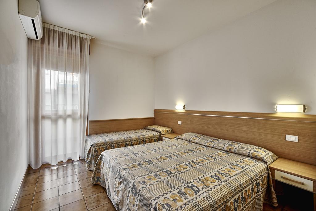 Residence Columbia Бибионе Экстерьер фото
